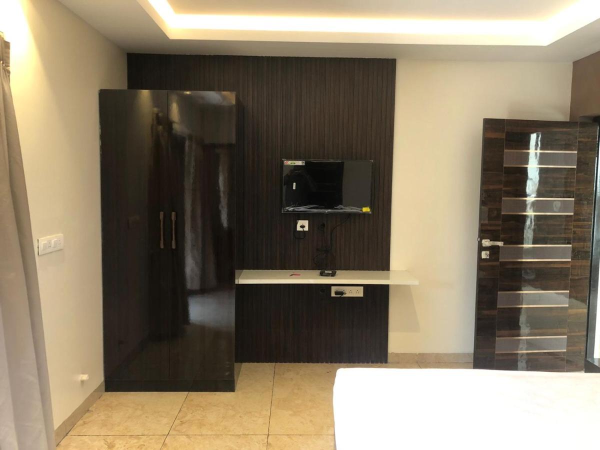 L. R Residency Hotel Канчипурам Екстериор снимка