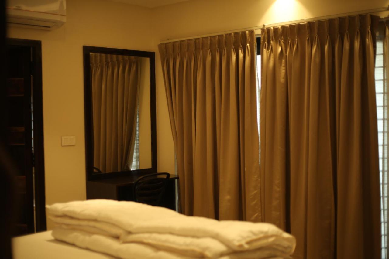 L. R Residency Hotel Канчипурам Екстериор снимка