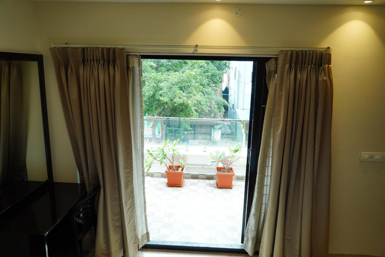 L. R Residency Hotel Канчипурам Екстериор снимка