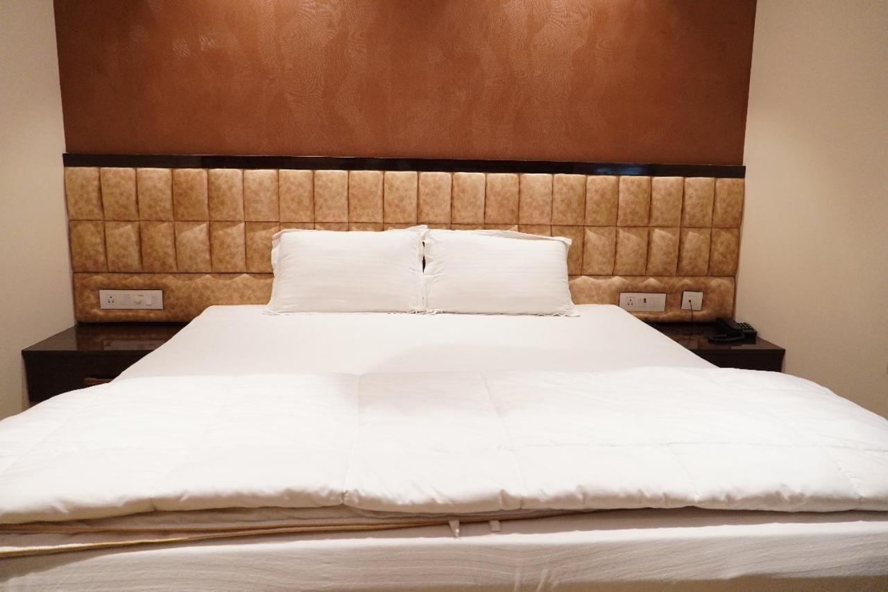 L. R Residency Hotel Канчипурам Екстериор снимка