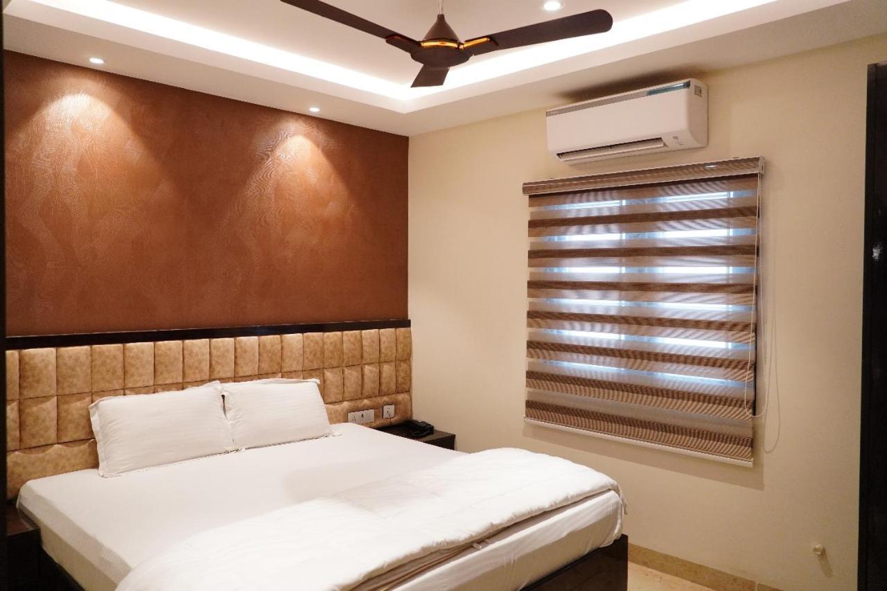 L. R Residency Hotel Канчипурам Екстериор снимка