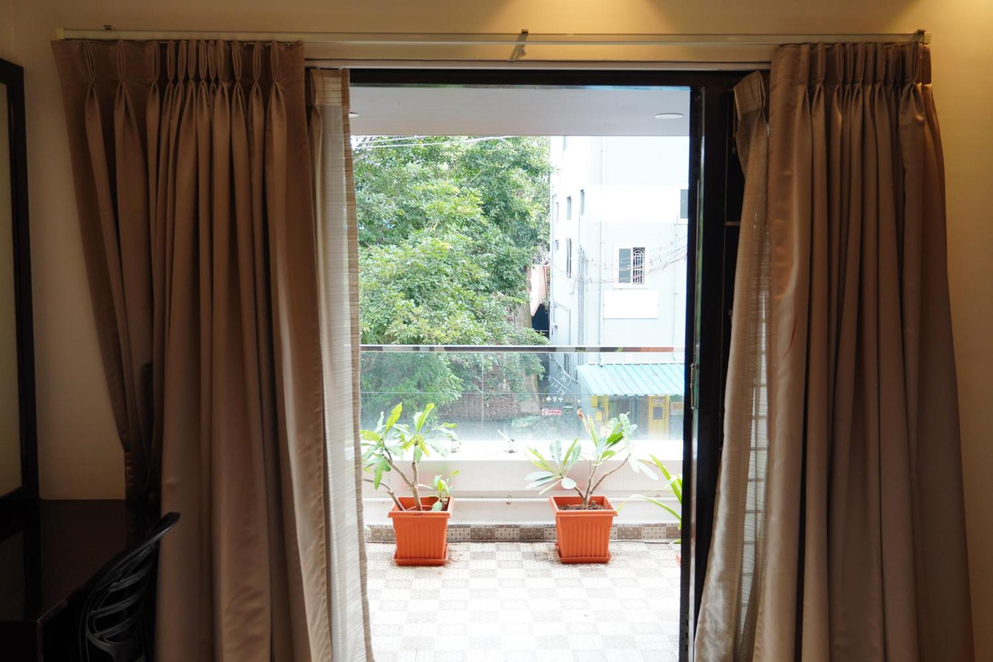 L. R Residency Hotel Канчипурам Екстериор снимка